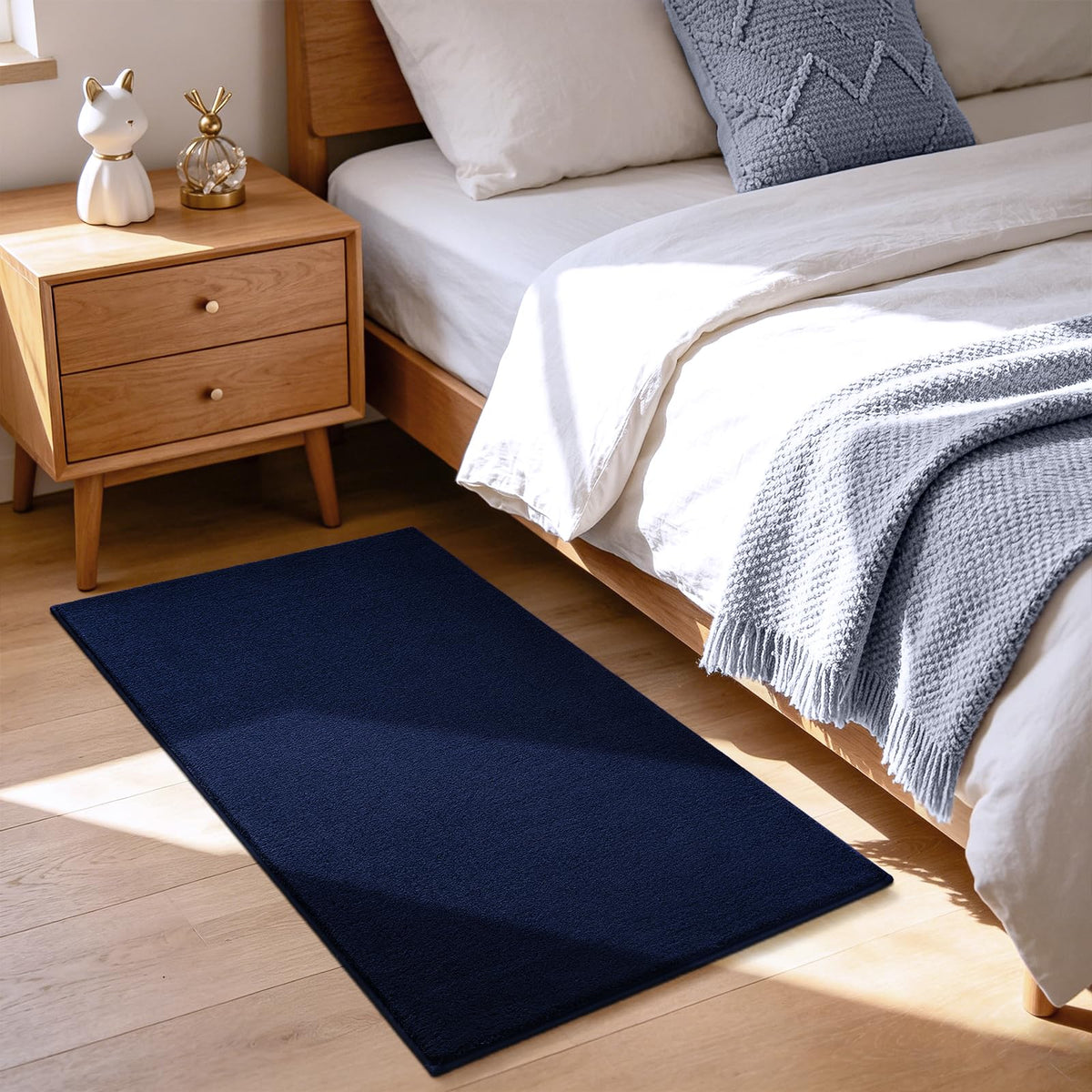 ISEAU 4x6 Soft Area Rug for Bedroom, Washable and Non-Slip, Purple