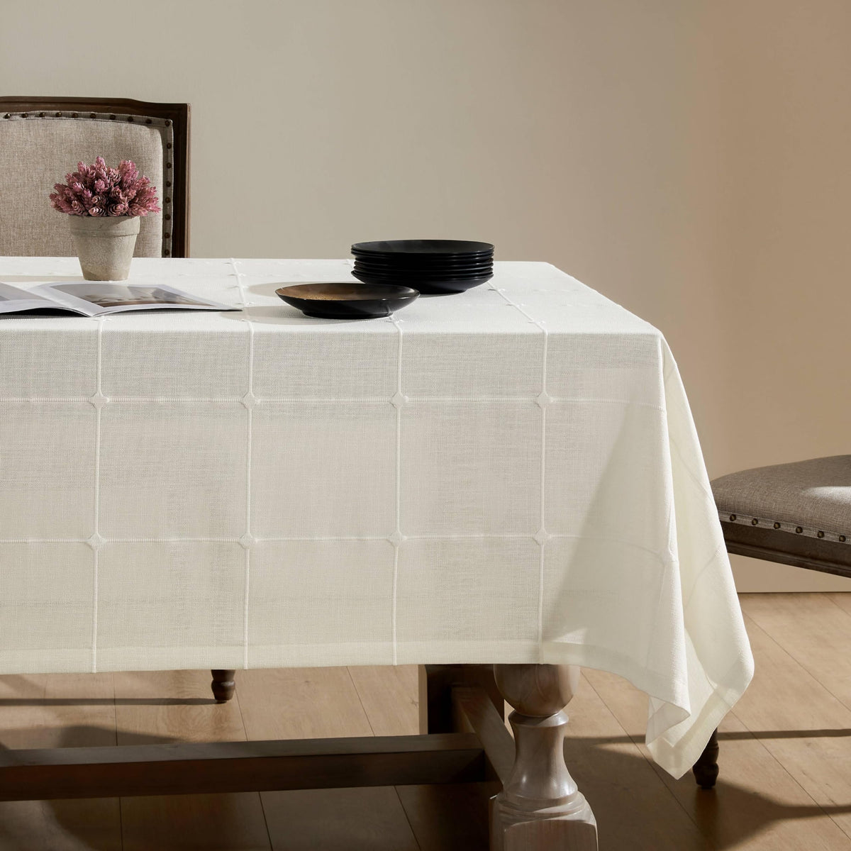 ZeeMart Grid Embroidered Rectangle Hemmed Tablecloths 60x120in, Blue