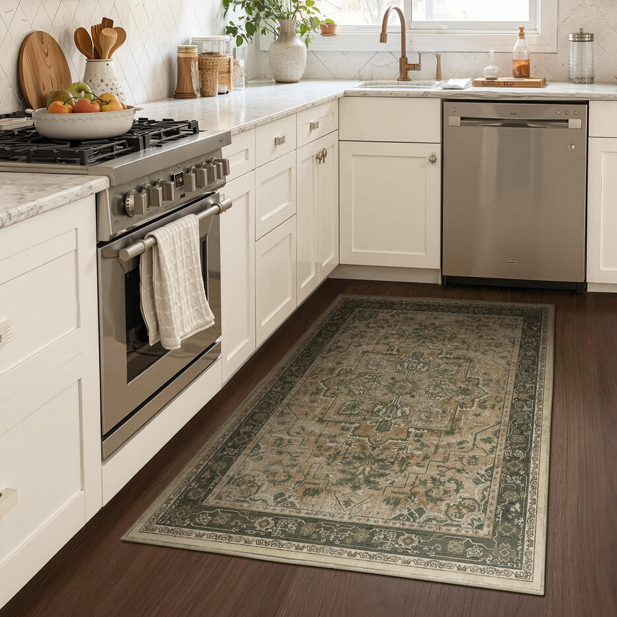 Vintage Dark Green Area Rugs 5x7 for Living Room, Tranditional Distressed Medallion Printed Low Pile Thin Rugs for Bedroom, Non Slip Washable Carpet Rugs for Dining Room/Kitchen/Home Office