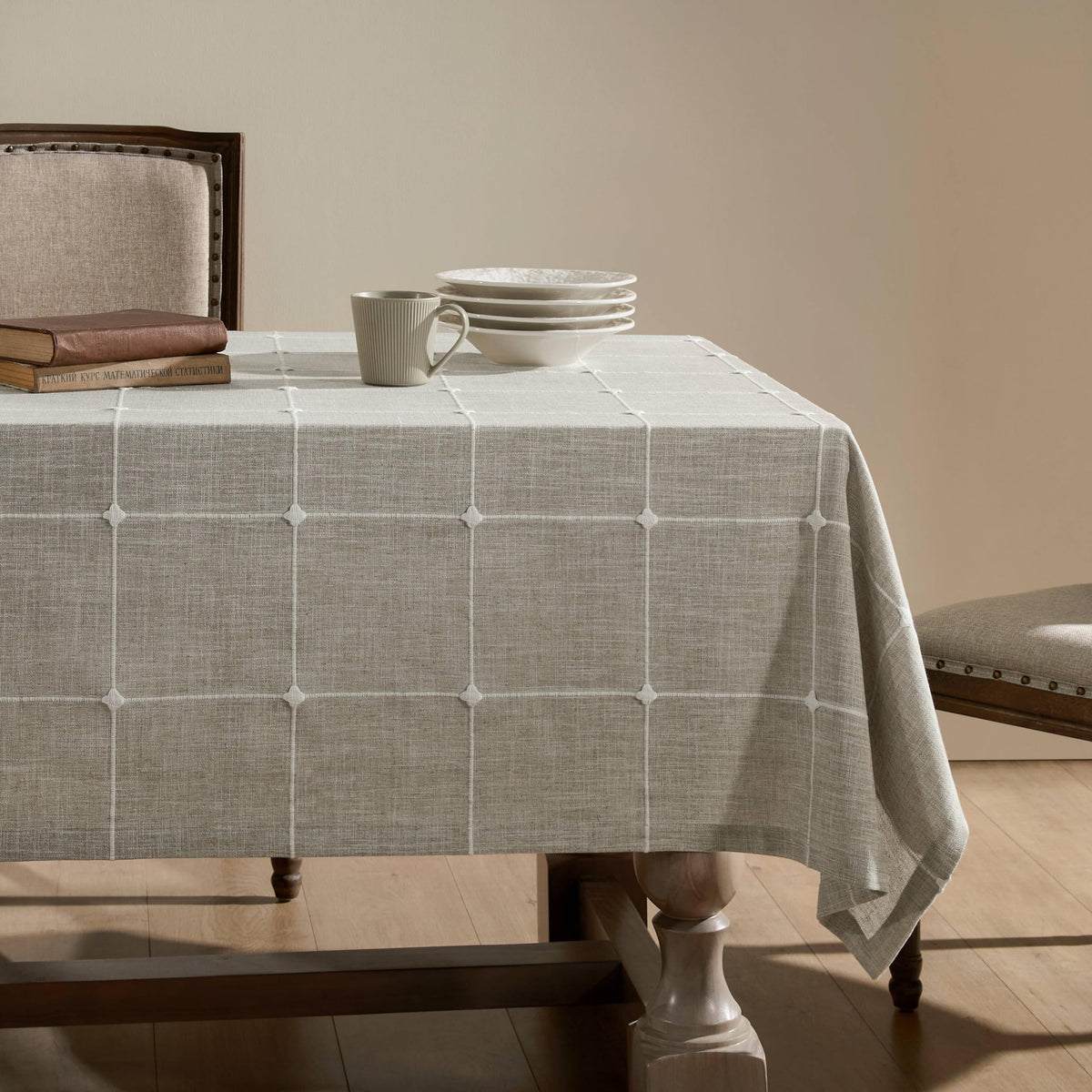 ZeeMart Grid Embroidered Rectangle Hemmed Tablecloths 60x120in, Blue