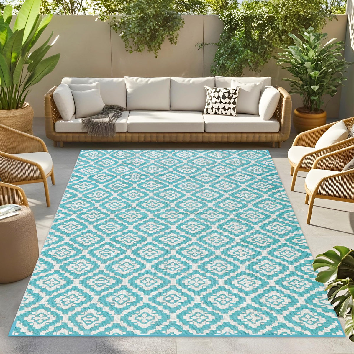 Wallona Outdoor Rug 5x8 ft, Flower Blue & White