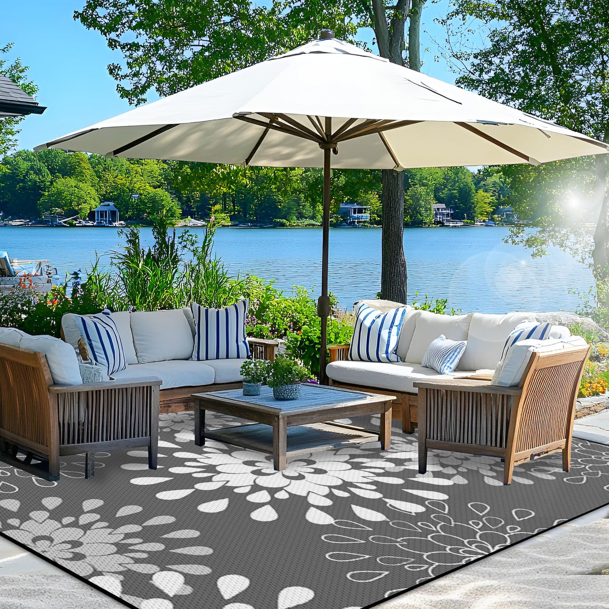 Wallona Outdoor Rug 5x8 ft, Flower Blue & White
