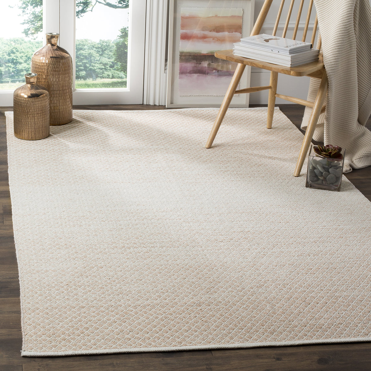 SAFAVIEH Montauk Collection Accent Rug - 4' x 6', Navy & Ivory, Handmade Cotton, Ideal for High Traffic Areas in Entryway, Living Room, Bedroom (MTK601C)
